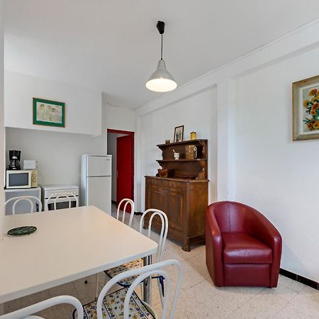 Apartment With Pool Amid Vineyards And Near The Beach Mèze Exteriér fotografie