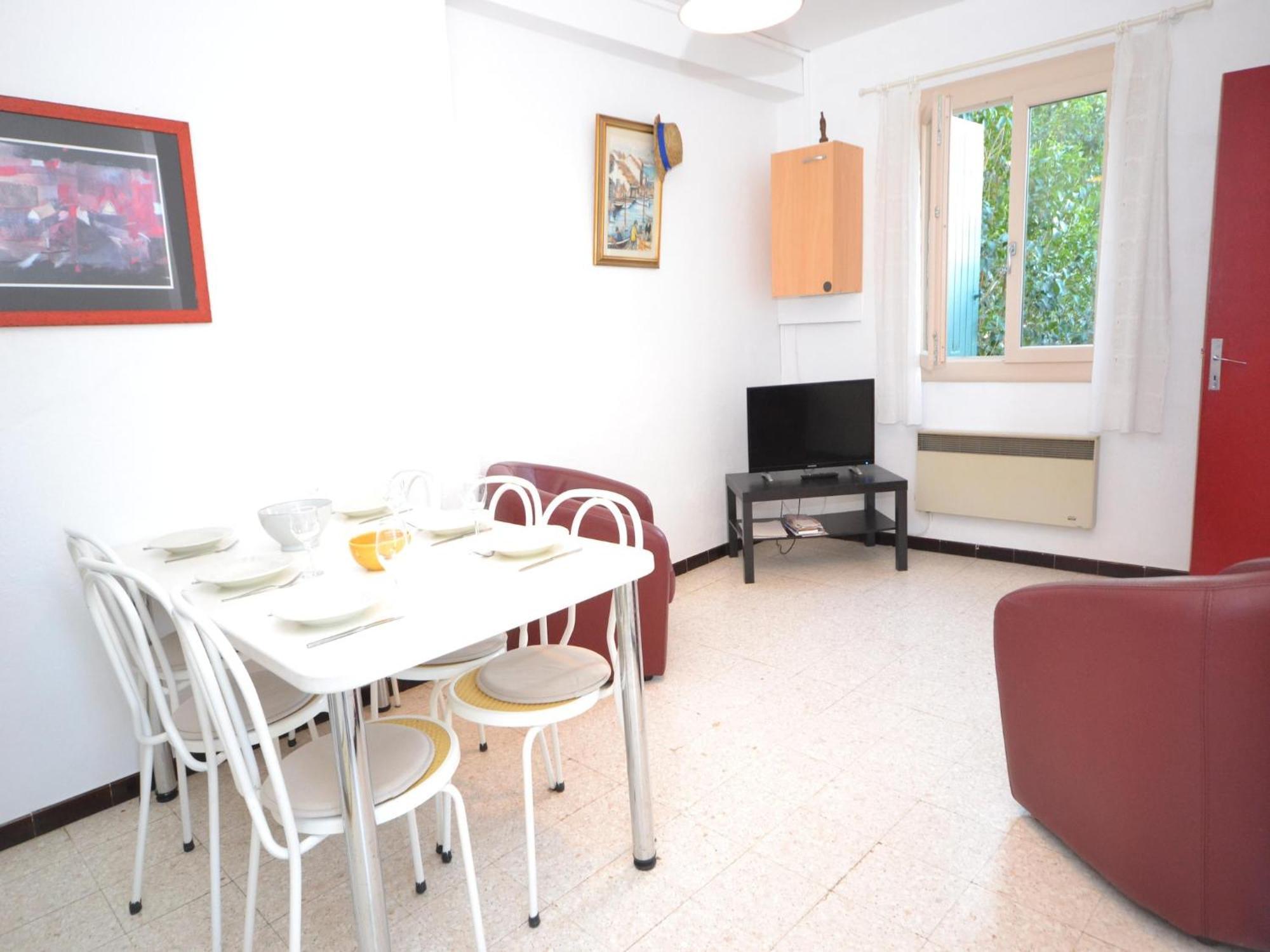 Apartment With Pool Amid Vineyards And Near The Beach Mèze Exteriér fotografie